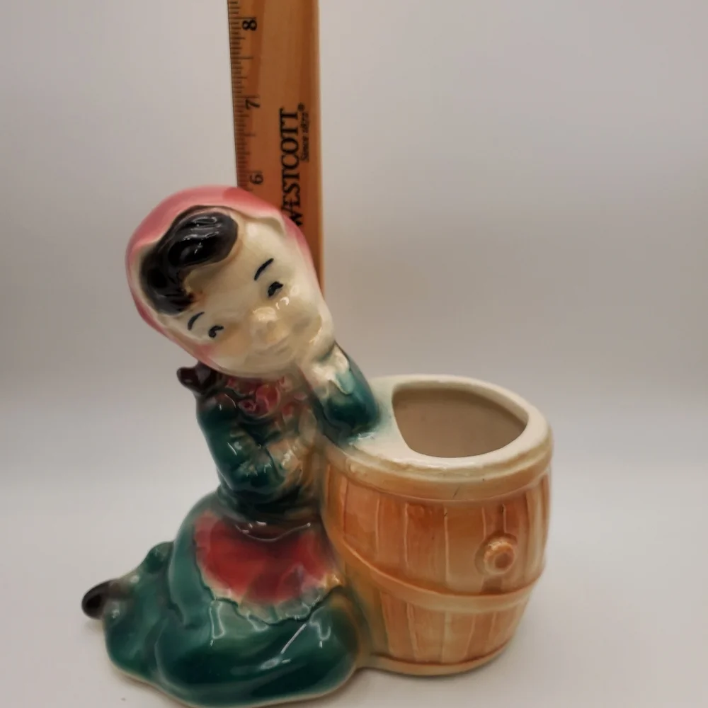 Vintage Royal‎ Copley Girl Leaning On Barrel Planter Cottagecore Kitsch Retro